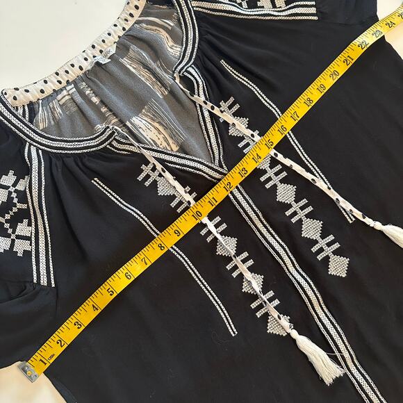 John Mark Tasseled Peasant Top Womens Size 1X Black White Cross Stitch Boho - Picture 9 of 11